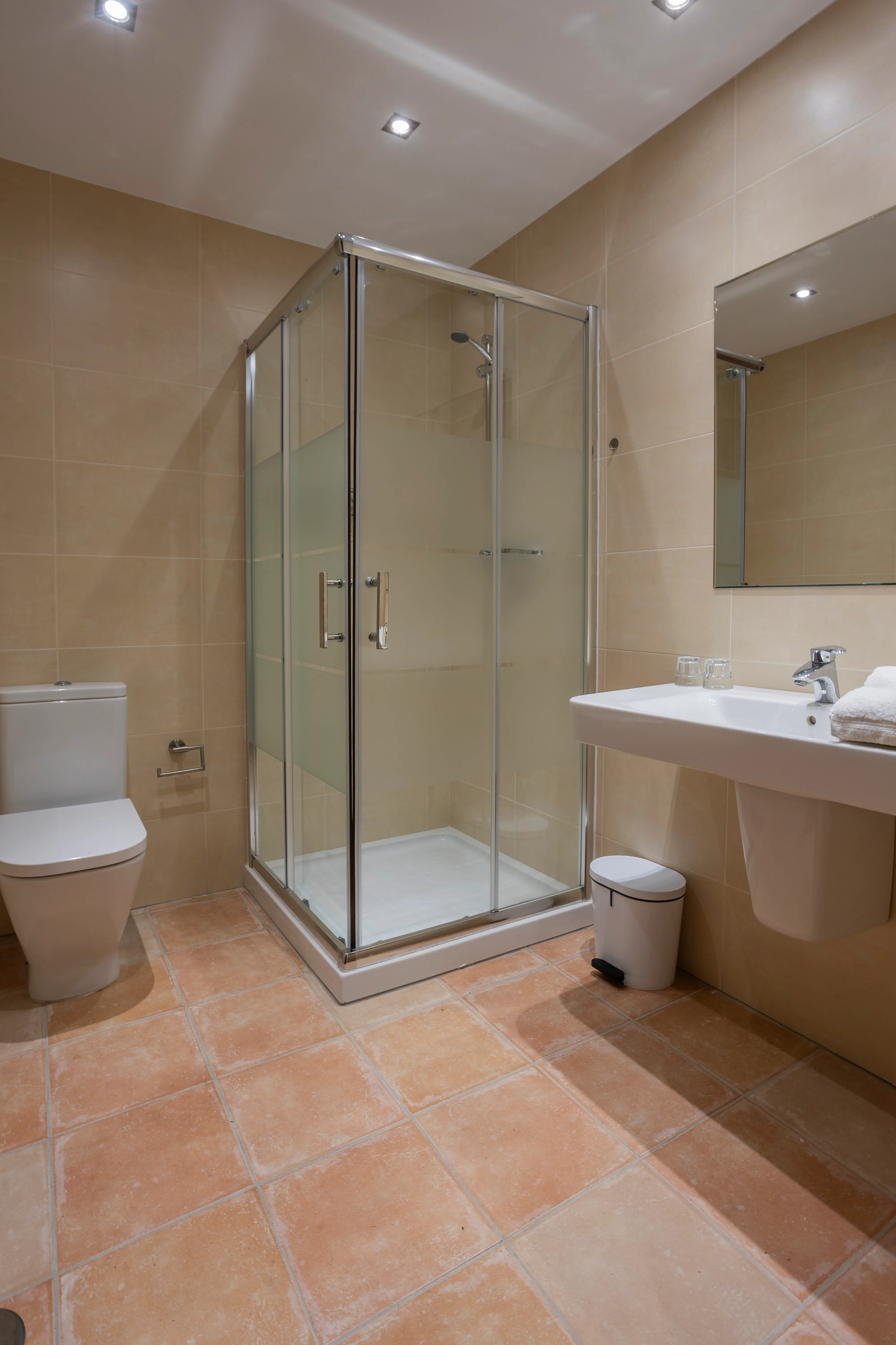 Baño privado de habitación exterior